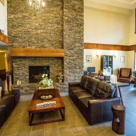 Spacious Penthouse Suite-King Beds-Pool & Hot Tub Canmore Buitenkant foto