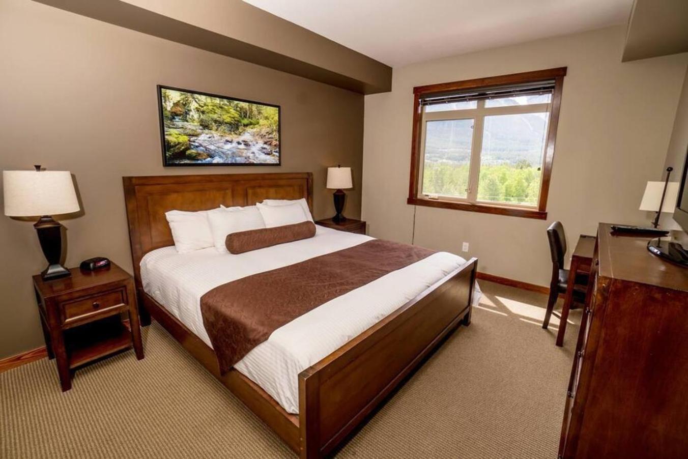 Spacious Penthouse Suite-King Beds-Pool & Hot Tub Canmore Buitenkant foto